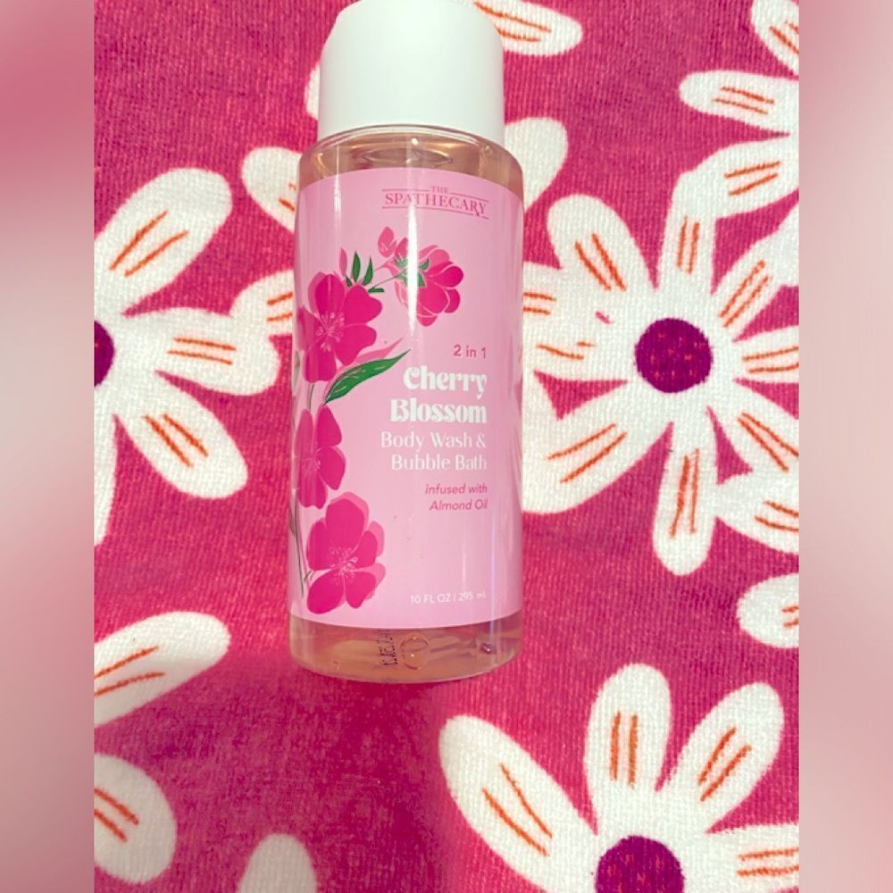 🛍️ Spathecary 2in Cherry Blossom Body
Wash and Bubble Bath10 OZ💥